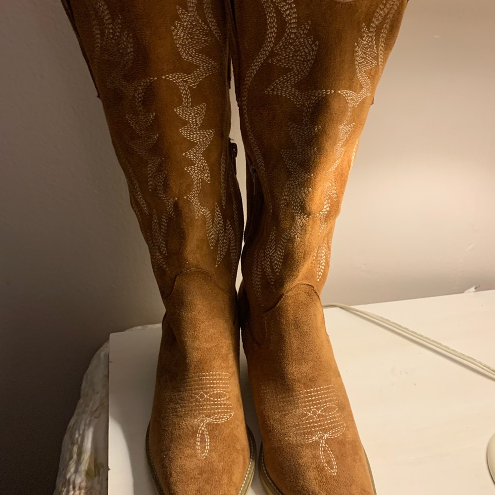 Amazon Tan Heeled Boots with Embroidered Design